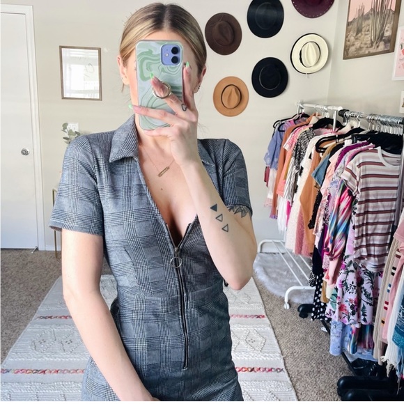 F21 Grey Plaid Retro Zip Front Wide Leg Jumpsuit Small - Picture 2 of 7